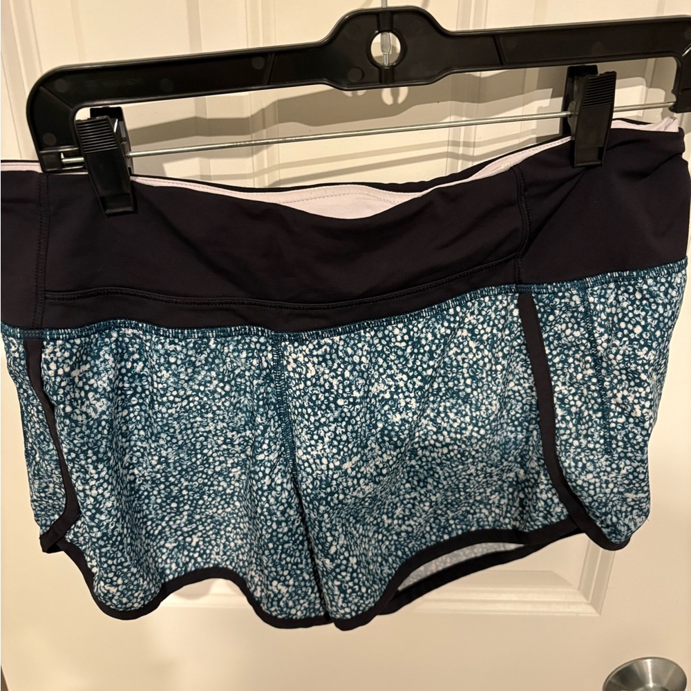 Lululemon Athletica Teal and Black Patterned Shorts